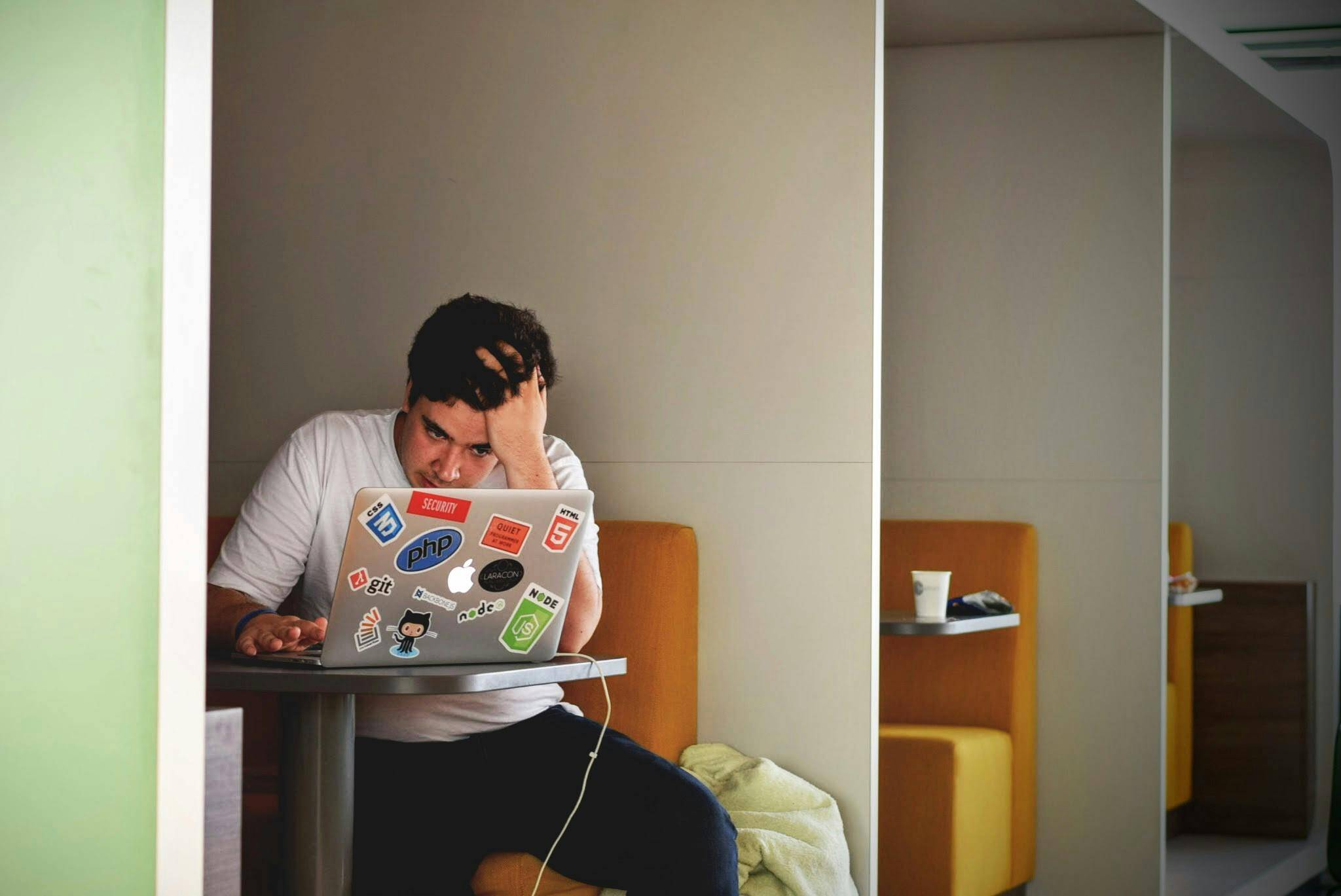 Stressed-out-worker-using-a-computer